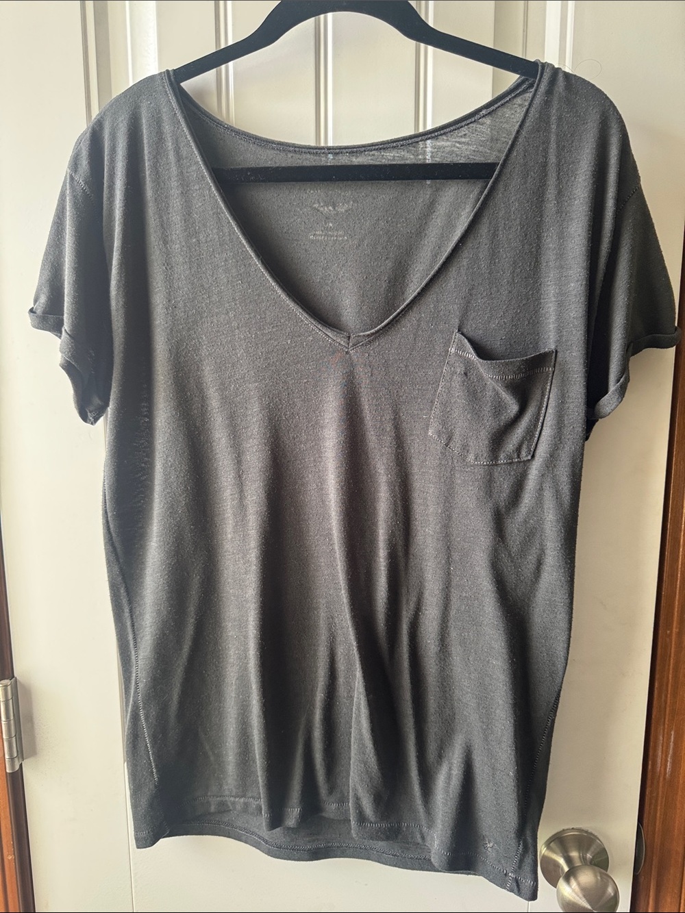 American Eagle Outfitters Black V-Neck Short Sleeve Pocket Tee